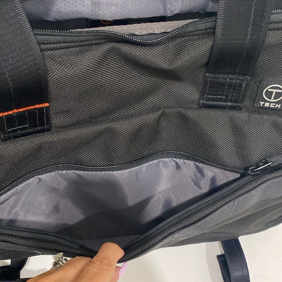 NWOT Tumi T-Tech Essential Gear Laptop / Breifcase, Messenger Bag Shoulder Strap - Picture 12 of 13